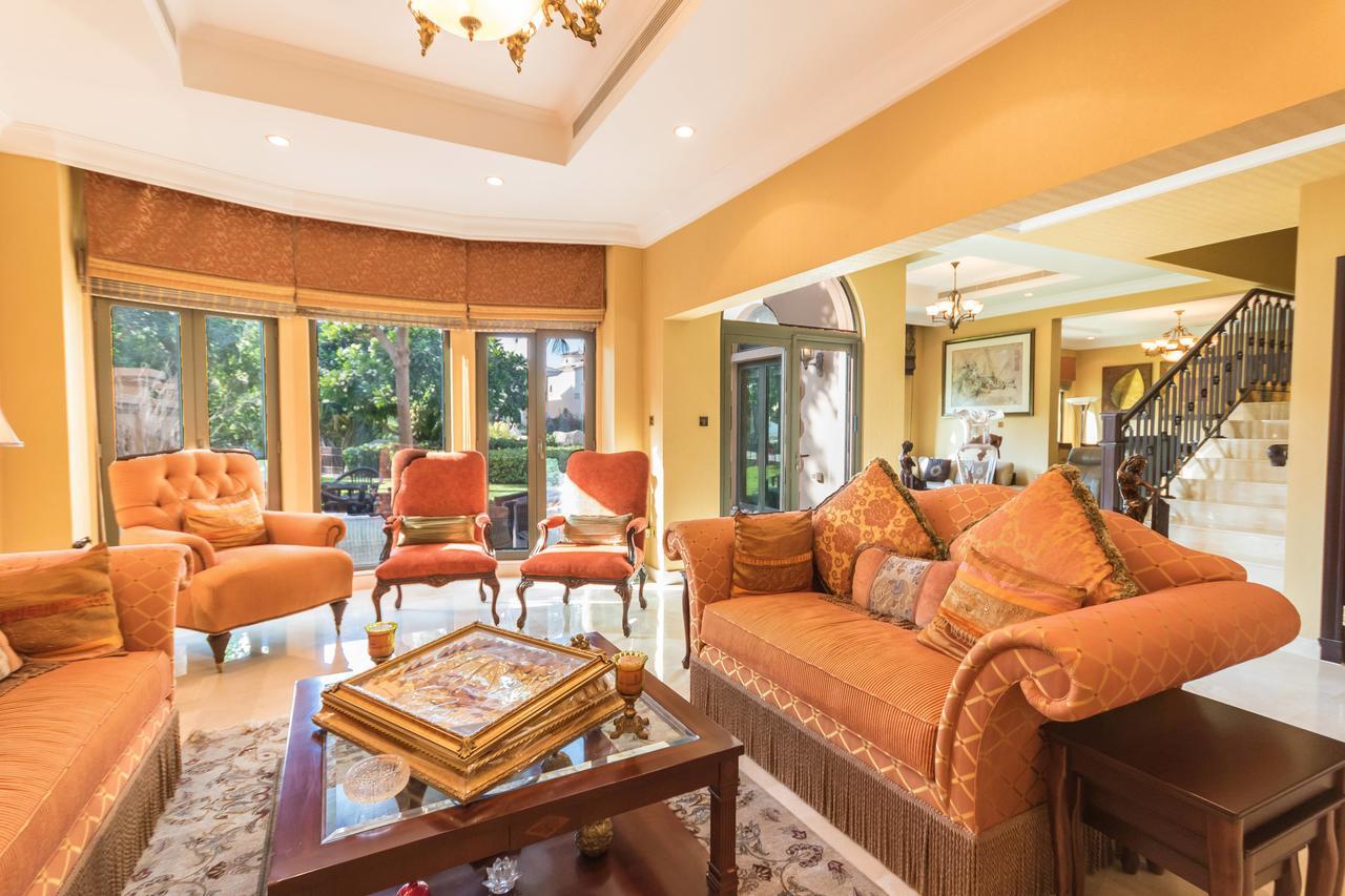 Yanjoon Holiday Homes - Palm Jumeirah Frond A Villas دبي المظهر الخارجي الصورة
