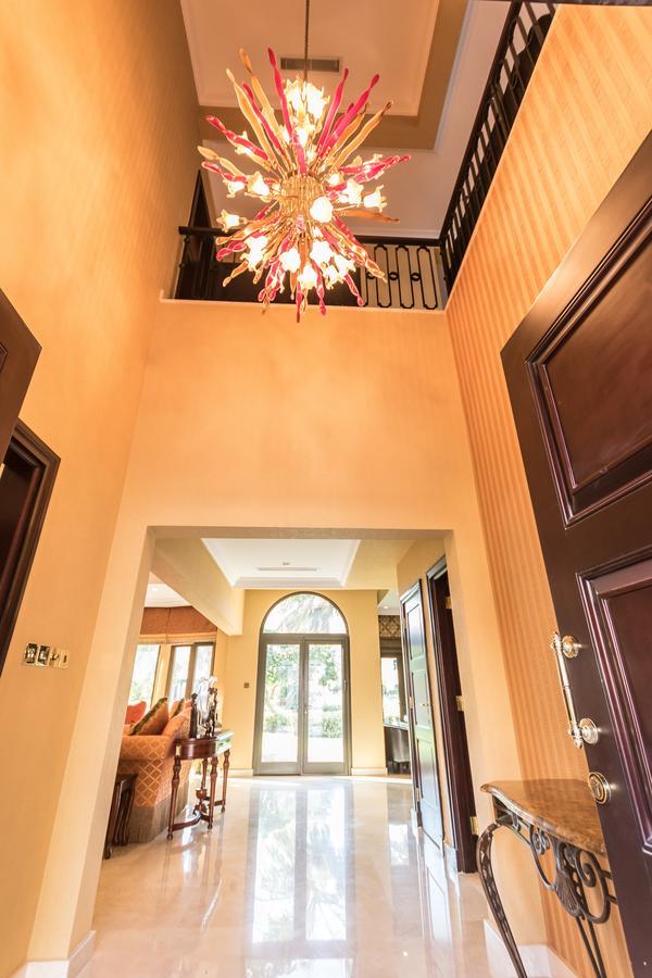Yanjoon Holiday Homes - Palm Jumeirah Frond A Villas دبي المظهر الخارجي الصورة