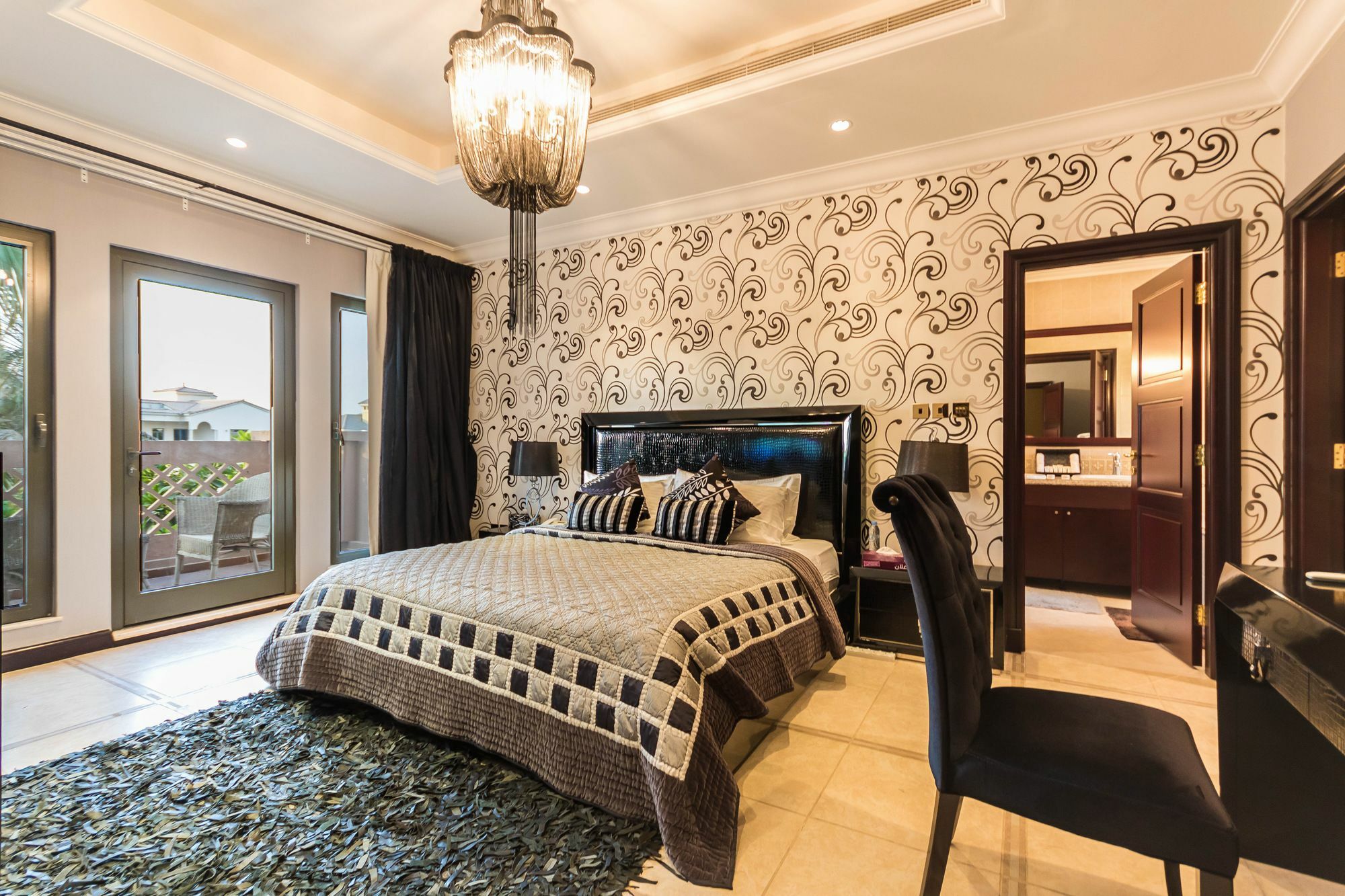 Yanjoon Holiday Homes - Palm Jumeirah Frond A Villas دبي المظهر الخارجي الصورة
