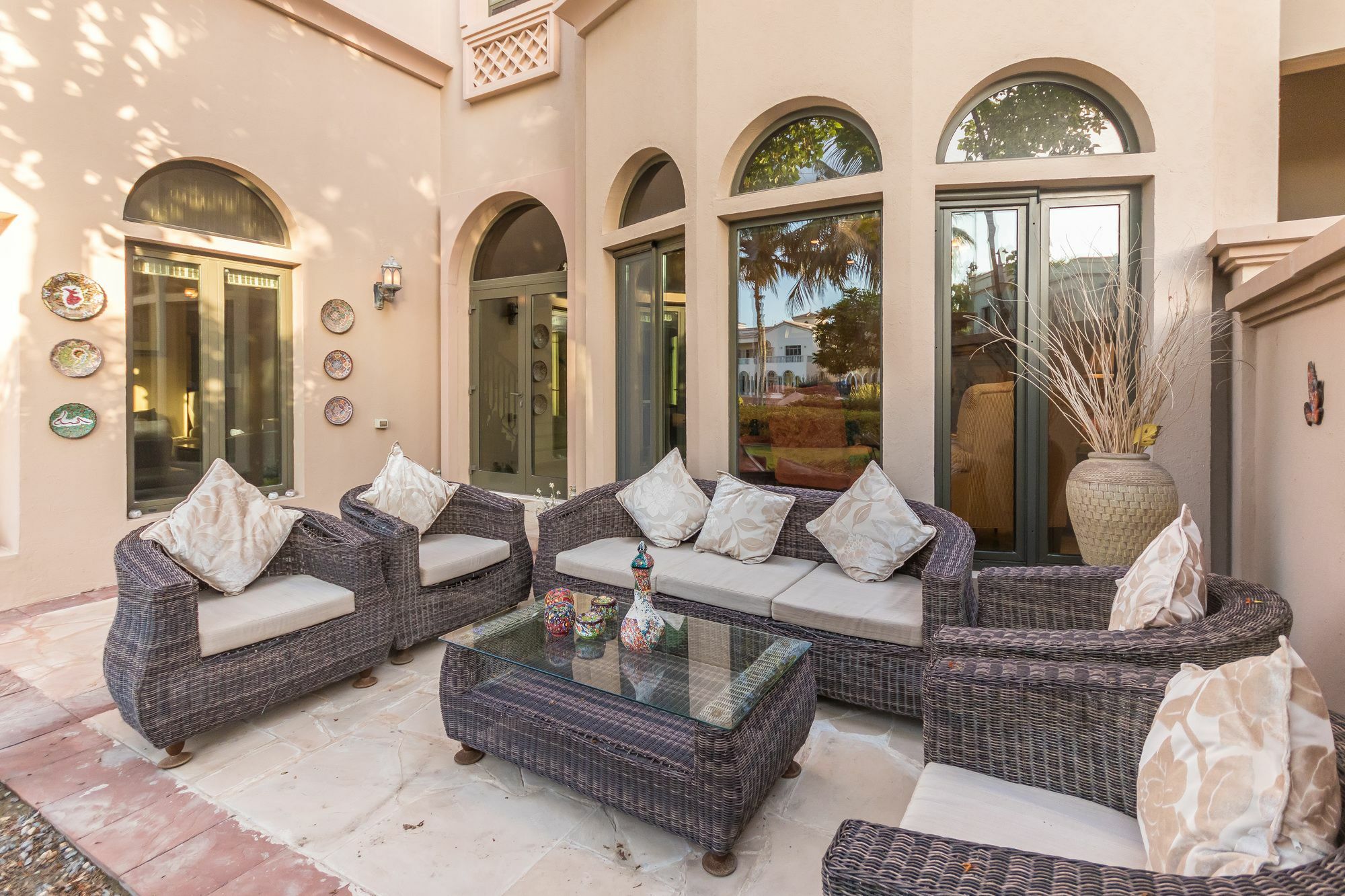Yanjoon Holiday Homes - Palm Jumeirah Frond A Villas دبي المظهر الخارجي الصورة